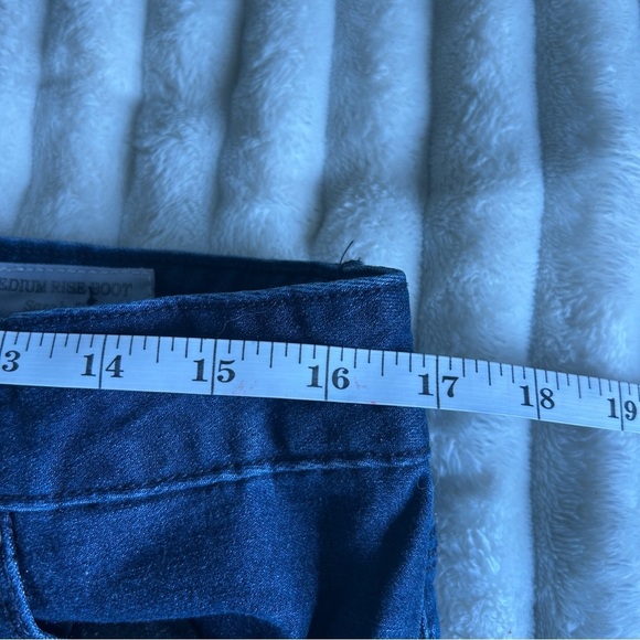 Womens Y2K Guess US 31 Medium Rise Boot Sarah Fit Jeans - Picture 6 of 9